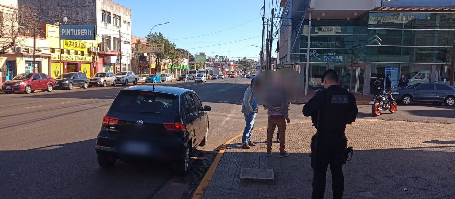 Policías recuperan vehículos robados