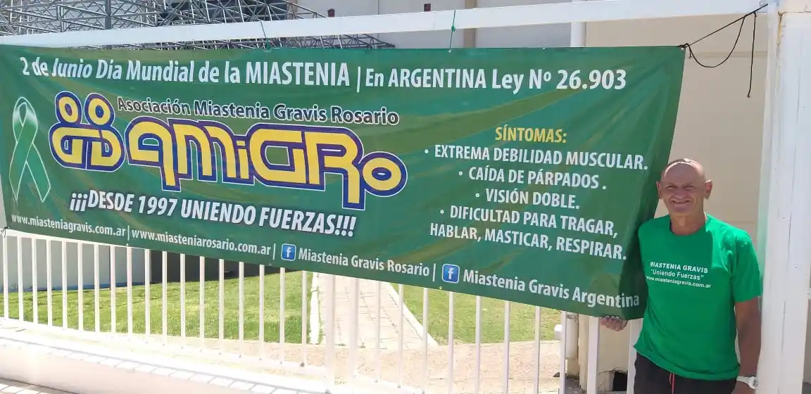 Fernando Juan Bennazar nadó siete horas para difundir la miastenia