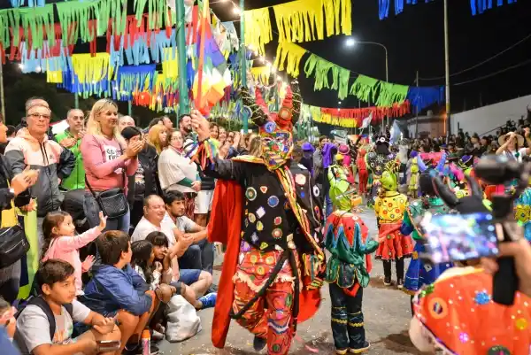 Se viene la peña solidaria del carnaval jujeño en la Vieja Estación