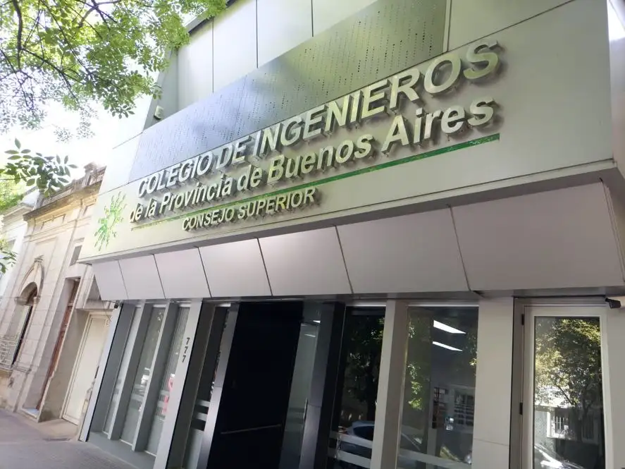 "Lo que necesitamos es un proceso de inversión sostenida", exigió.