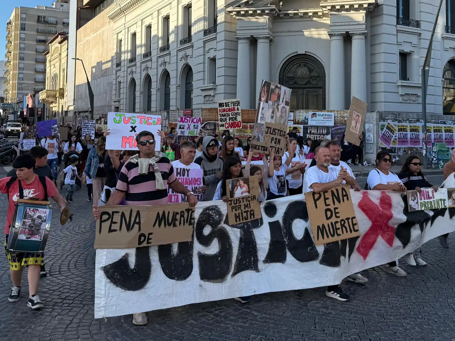 La familia pidió justicia por la muerte de Milagros Quenaipe, ocurrida el 31 de agosto en la esquina de Rodríguez y Uriburu Sur.