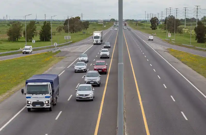 Más de 2700 autos por hora viajan a la costa por el fin de semana largo