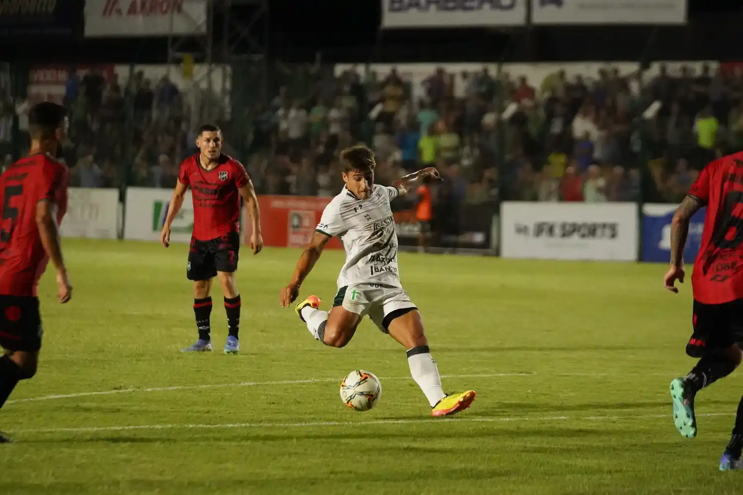 Jorge Rossi jugará en lugar de Fernando Márquez y compartirá la dupla de ataque con Tomás Attis.