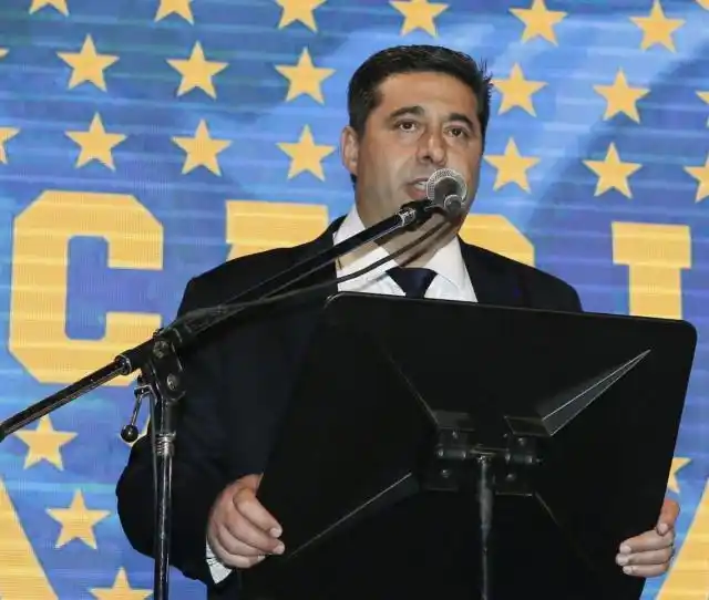 Angelici: "Necesitamos un estadio para 80 mil personas"