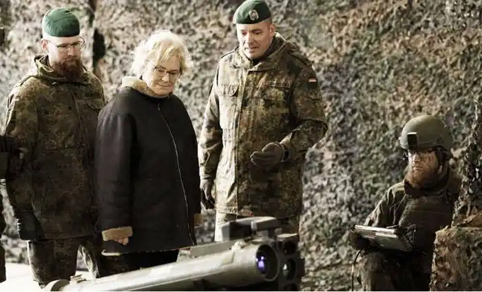 Renunció la Ministra de Defensa de Alemania tras polémicas  en torno a la guerra en Ucrania