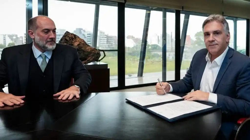 Llaryora reduce en un 30% el número de agencias provinciales