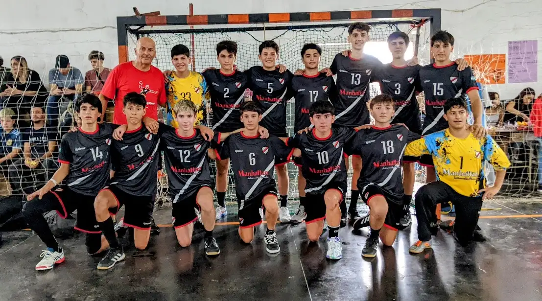 En cadetes, Defensa empezó ganando.