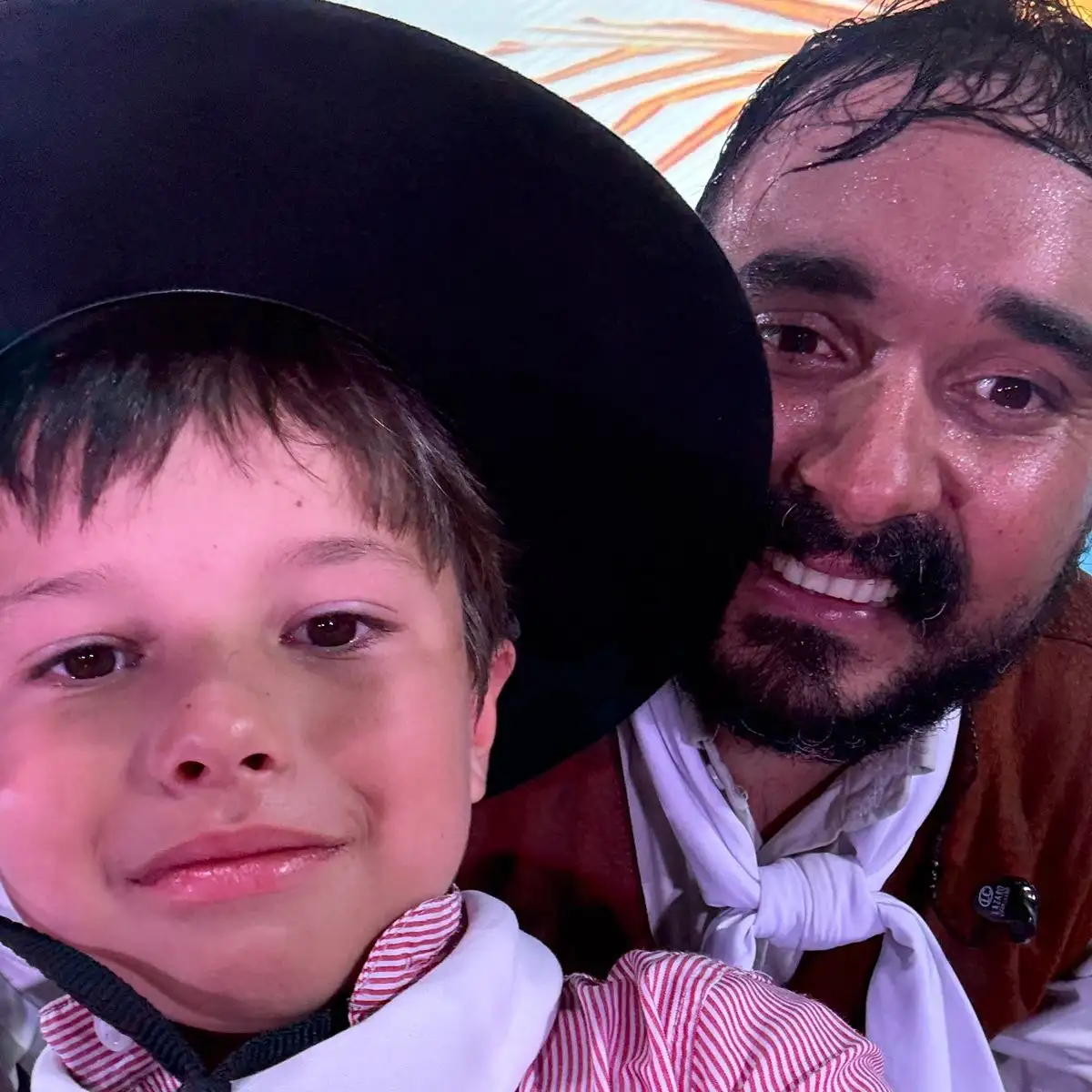 Jacinto junto a su ídolo, Lázaro Caballero.