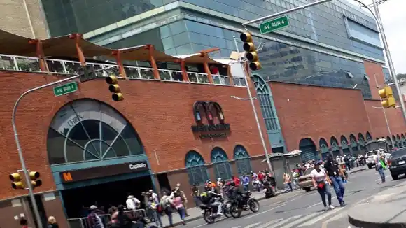 Red se dedica «cazar» a miembros de la comunidad LGBT en centros comerciales de Caracas