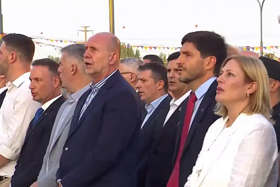 El ex gobernador Omar Perotti en el acto de inauguración de las obras del Aeropuerto Internacional de Rosario