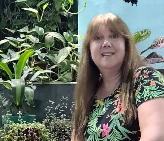 Busca a su madre biológica, su identidad en Quequén