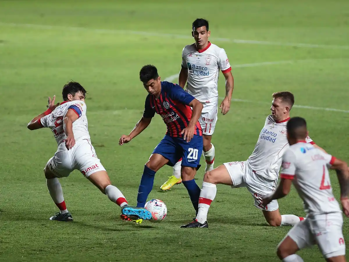 Quedaron a mano en el clásico
