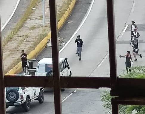 CON PISTOLA EN MANO: así emboscaron a funcionarios del Cicpc