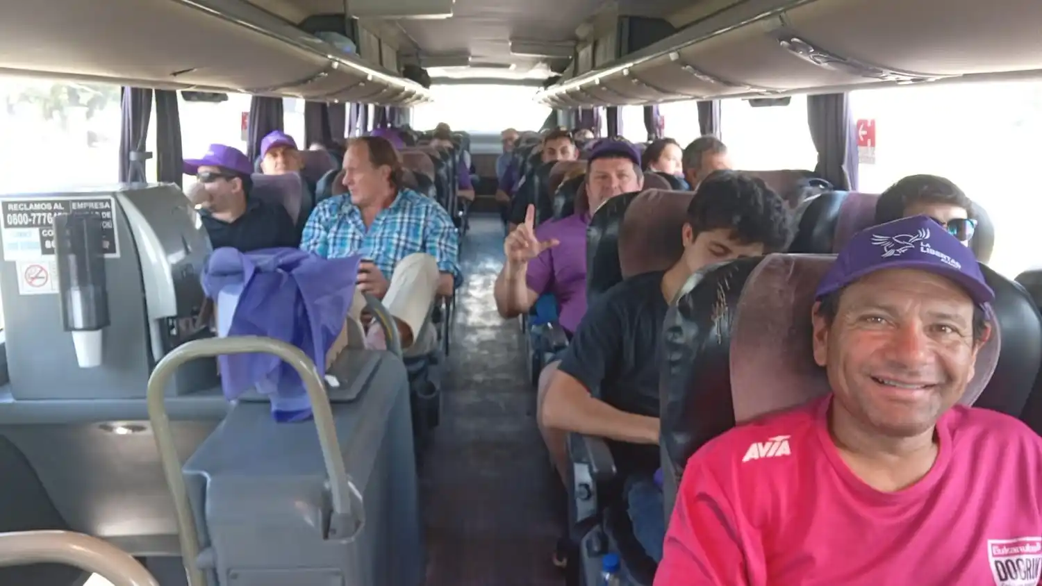 Militantes de La Libertad Avanza de Gualeguay acompañaron a Milei en Paraná