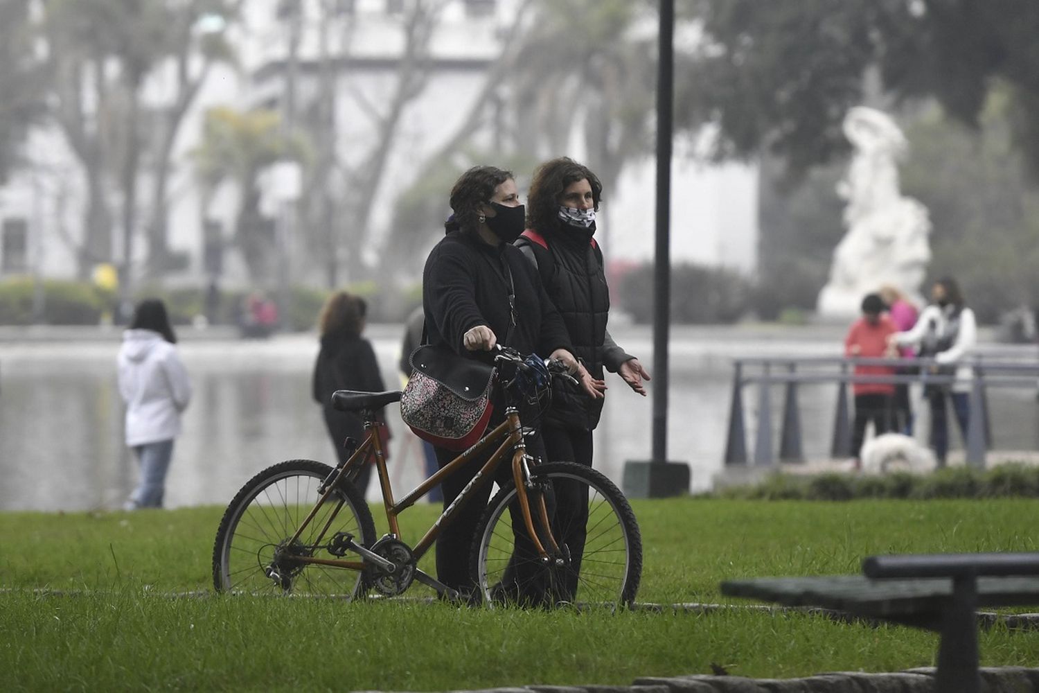 Otro día de cifras altas: 114 fallecidos y 6.127 nuevos contagiados en el país
