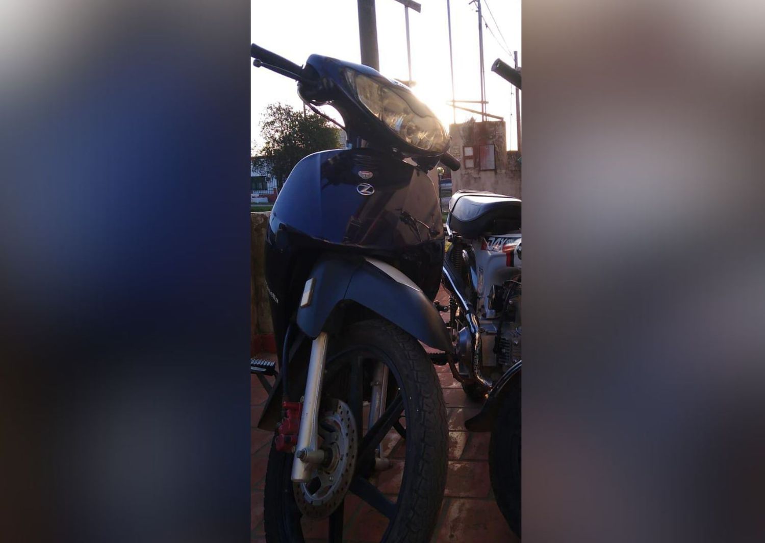 La moto robada es una Zanella azul oscuro. Su dueña busca datos para encontrarla.