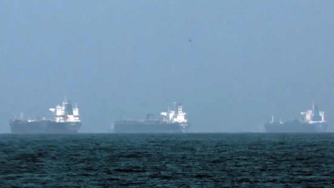 La escalada del conflicto en Medio Oriente y las tensiones en torno al Estrecho de Ormuz comienzan a generar efectos directos en la logística marítima internacional.
