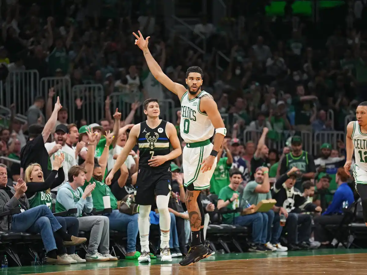 El campeón Milwaukee fue eliminado por Boston 