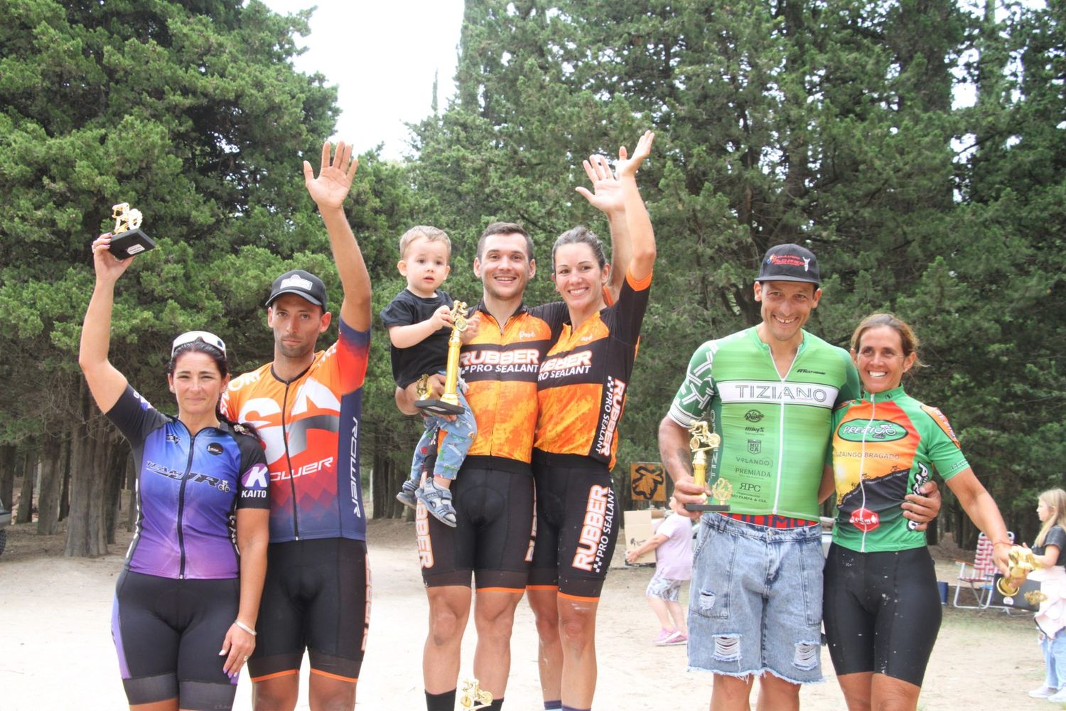 Matías Maggiora y Julieta Zurita se quedaron con el Rural Bike Costero de Claromecó