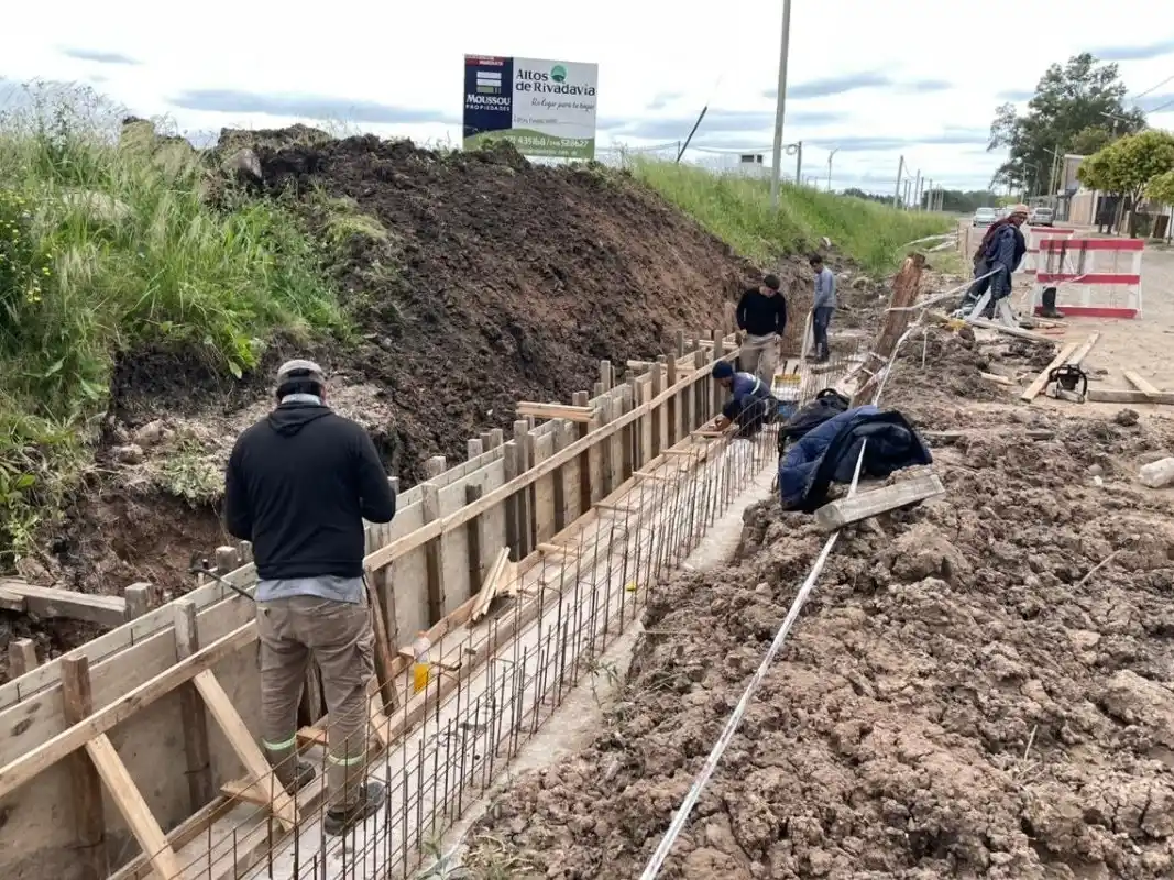 Avanza la construcción del nuevo desagüe pluvial de hormigón en la zona oeste de la ciudad