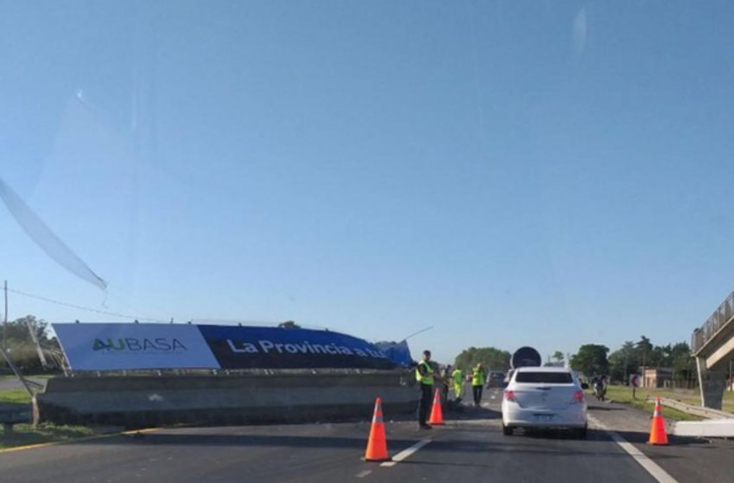 Se normalizó el tránsito en autovía 2 tras el derrumbe de un puente