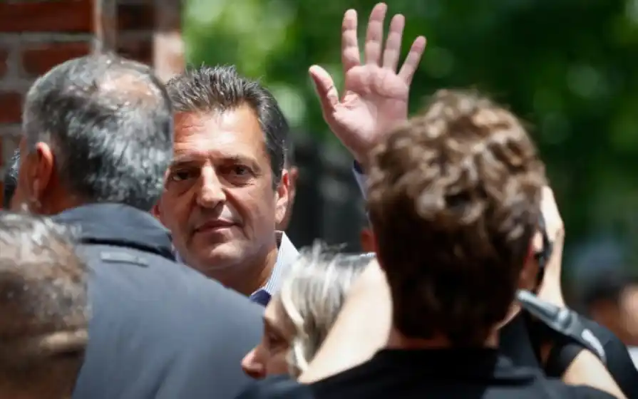 Massa se reunirá hoy con su equipo: ¿se toma licencia?