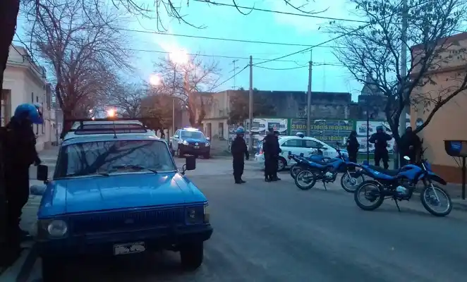 Con las manos en la masa: lo detuvieron cuando robaba un tráiler