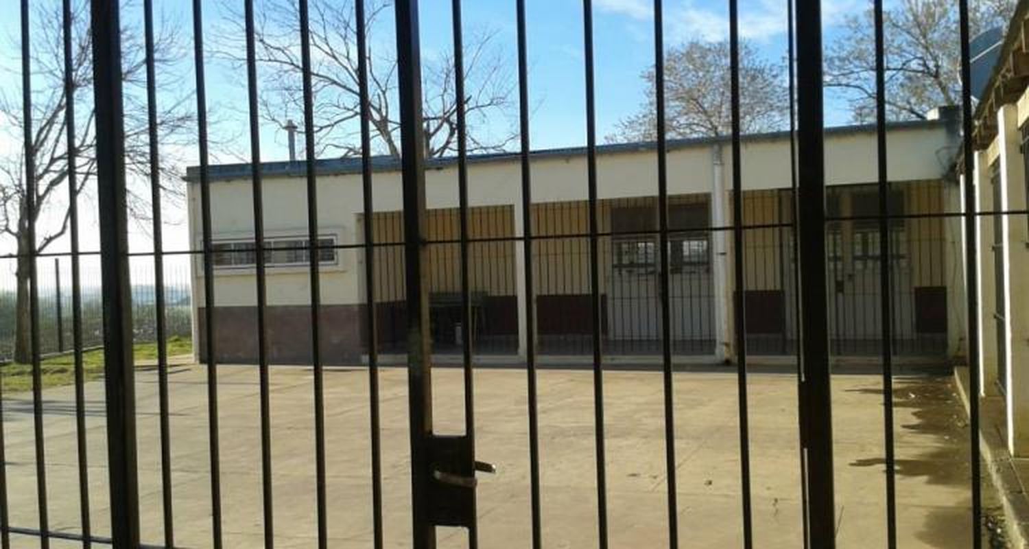 Robaron 10 kilos de carne del freezer de la escuela de La Tosquera