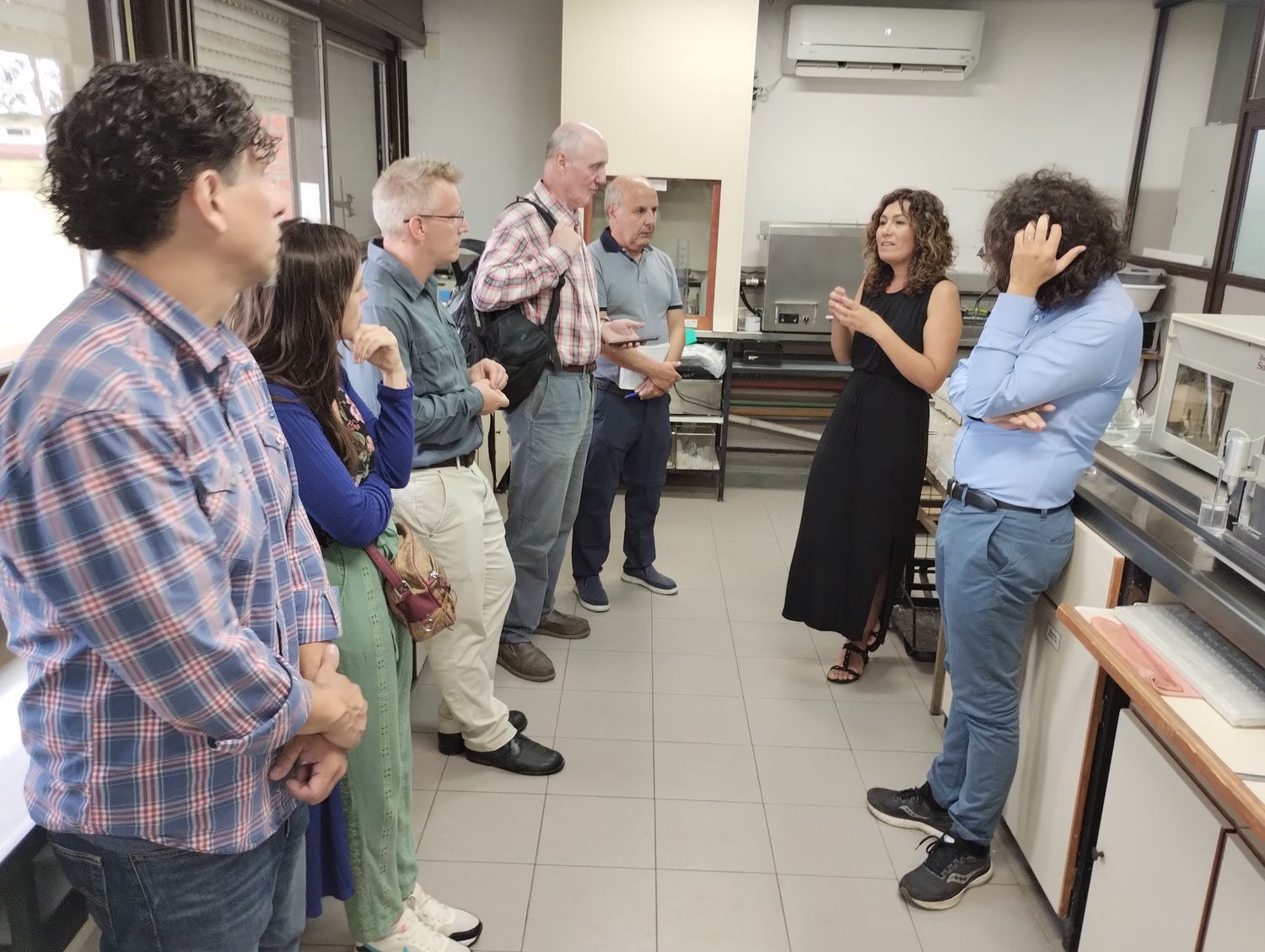 Cluster Quesero recorrida con equipo del BID - 1