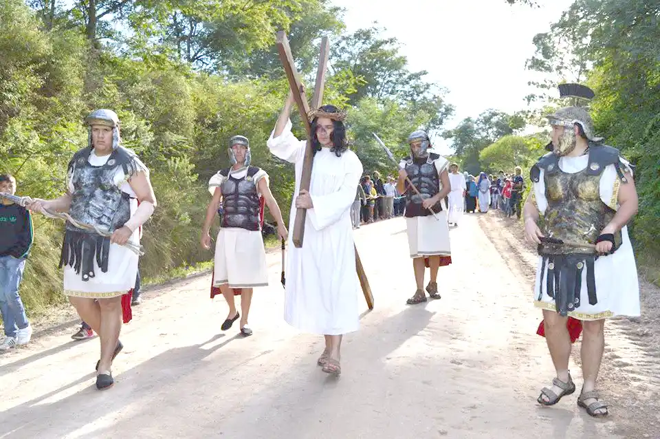 Servicios espirituales de Semana Santa en las parroquias San Roque de Montpellier y Nuestra Señora de Aránzazu
