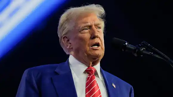 Donald Trump apuntó contra el presidente ucraniano Zelenski y lo calificó de dictador