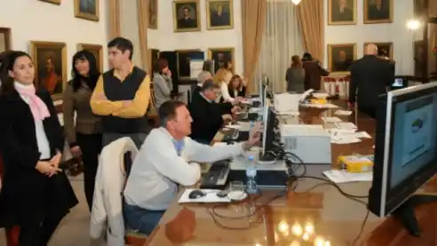 El domingo a las 21, comenzarán a difundirse los datos del escrutinio