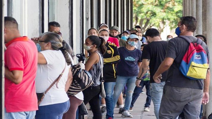 OLIVARES DENUNCIA OCUPACIÓN de 80% de las UCI: clínicas y hospitales colapsados por COVID-19