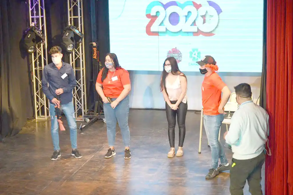 Comenzó la Estudiantina 2020 televisado y transmitido por redes