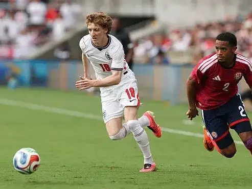 Gordon, autor de uno de los goles de Inglaterra.