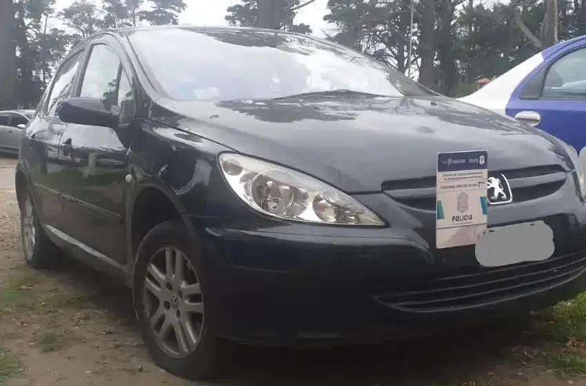 Detienen a una joven que conducía un auto con pedido de secuestro