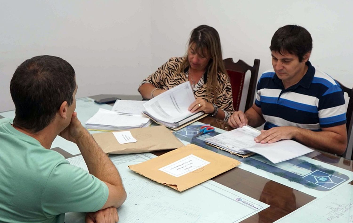 Apertura de sobres. En la Secretaría de Obras Públicas