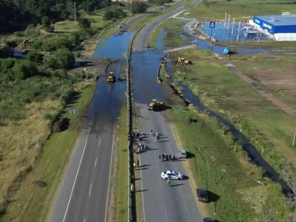 El derrame sobre ruta 11