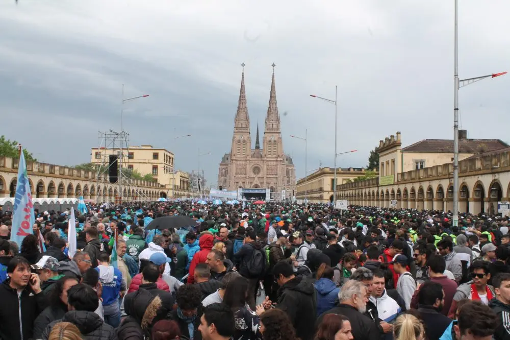 Movimientos sociales oficialistas convocaron a una misa en Luján por Cristina Kirchner