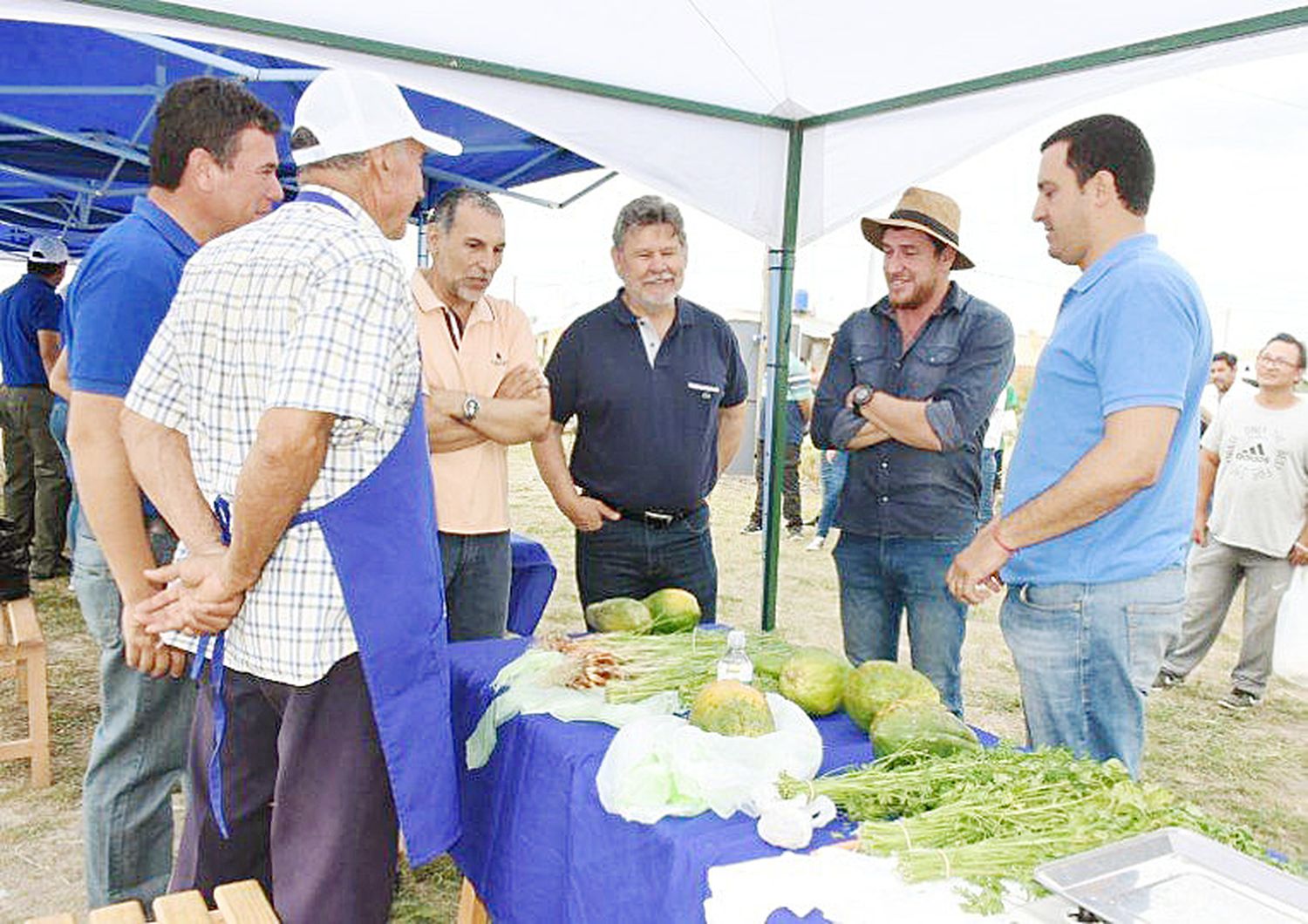 Acompañando al PAIPPA, Eber Solís 
participó en la feria móvil en el Lote 110