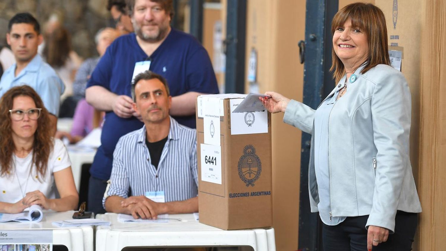 Bullrich votó y dijo que se imagina "festejando"