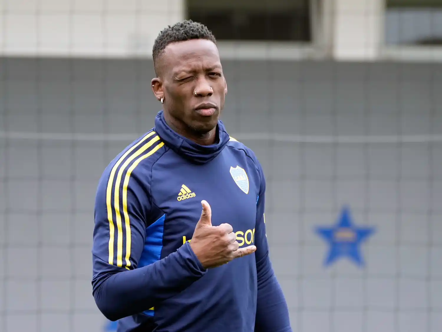 Advíncula, jerarquía en la banda derecha de Boca.