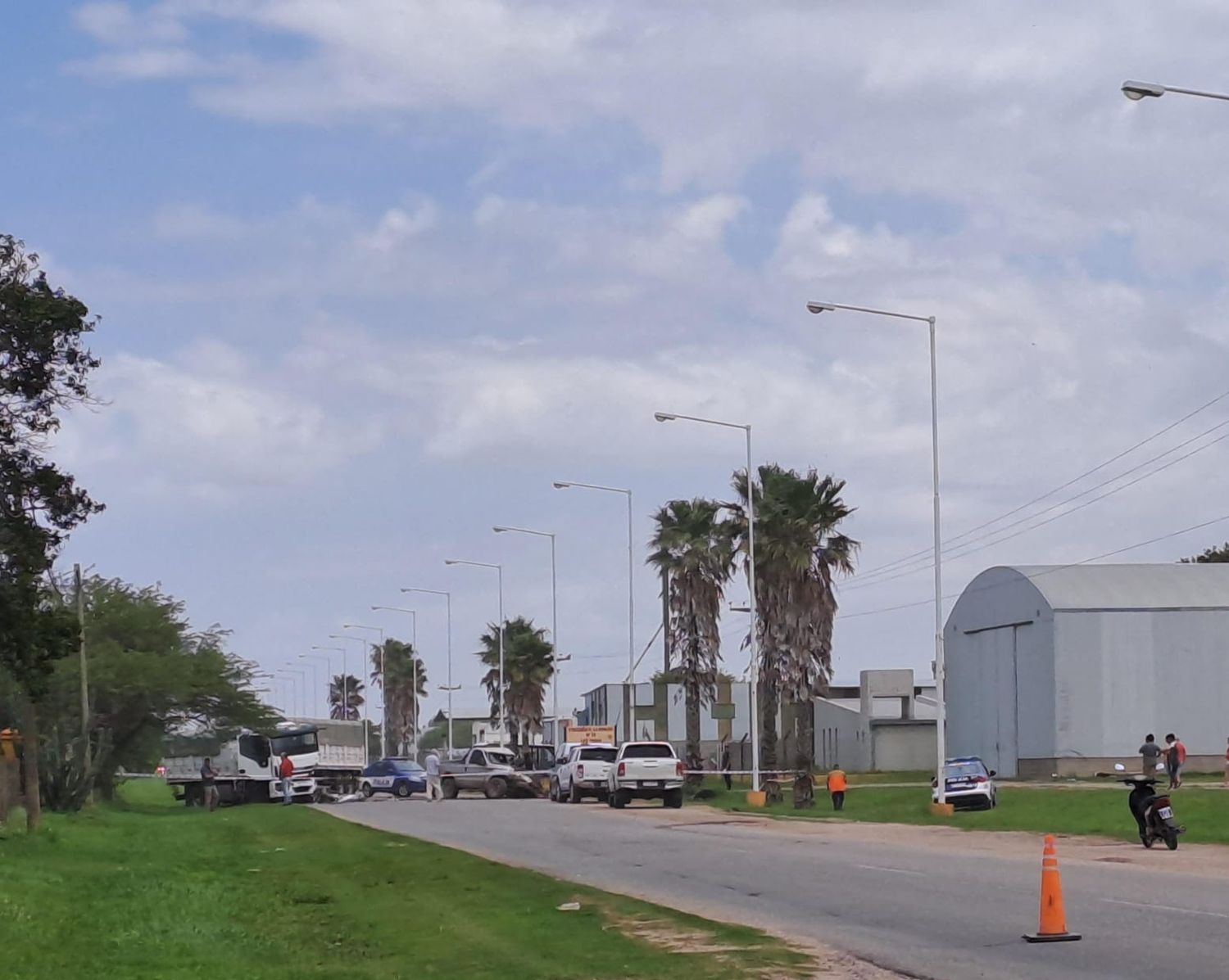 Las Varas: choque entre camioneta y camión deja un muerto