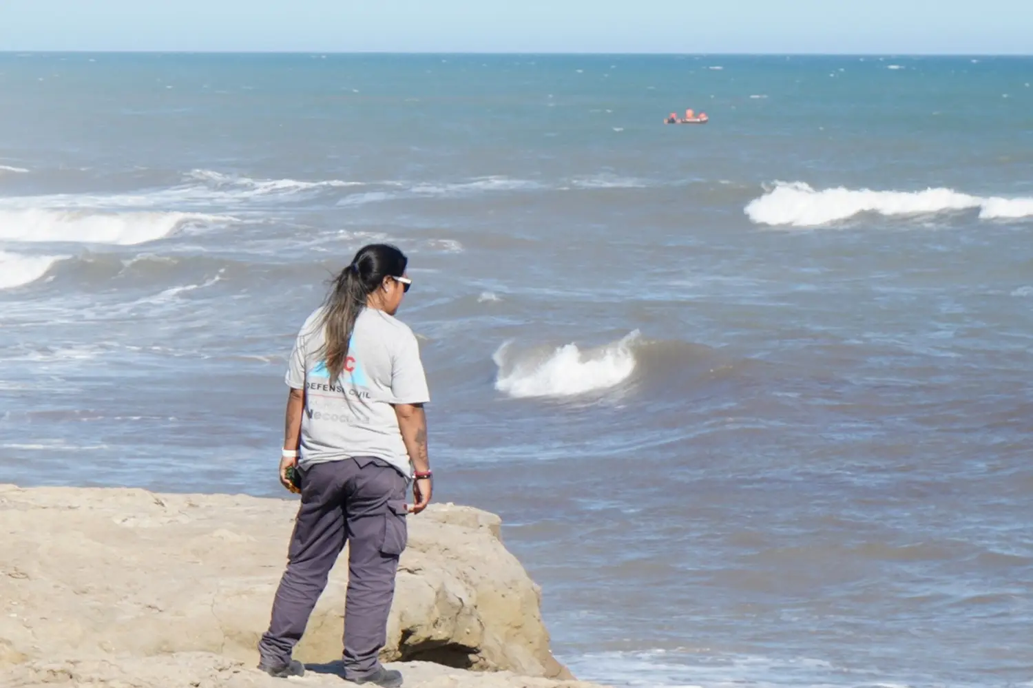 Hallaron en el mar el short del turista Gerardo Cáceres