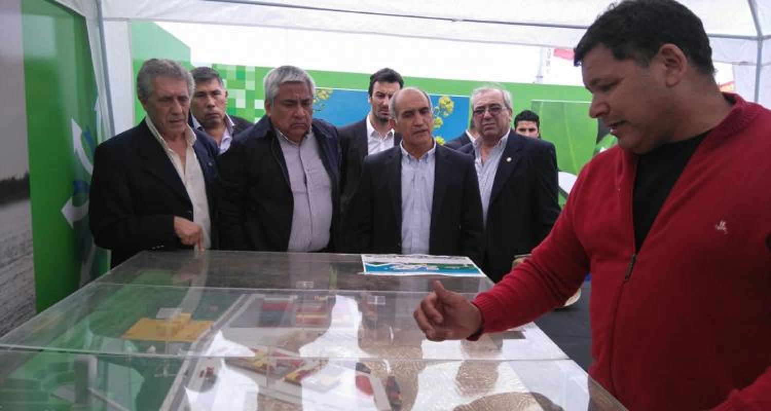 Salazar pidió al Vicegobernador por la situación del puerto local