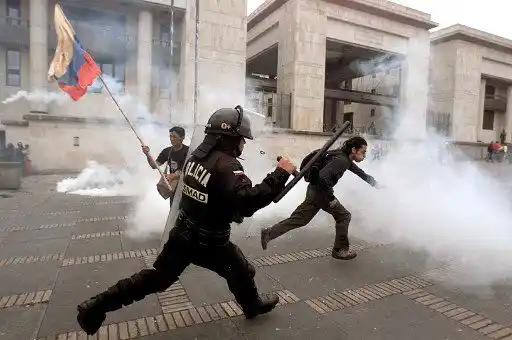 JORNADA DEL LUNES: de un disparo en el pecho murió manifestante en Colombia