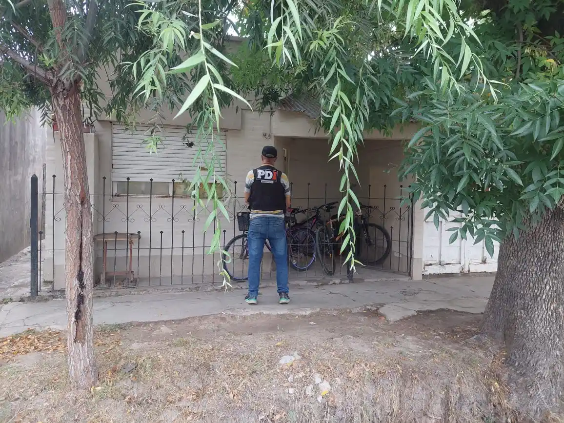 La PDI recuperó una moto robada en Nelson y secuestró una balanza con restos de cocaína