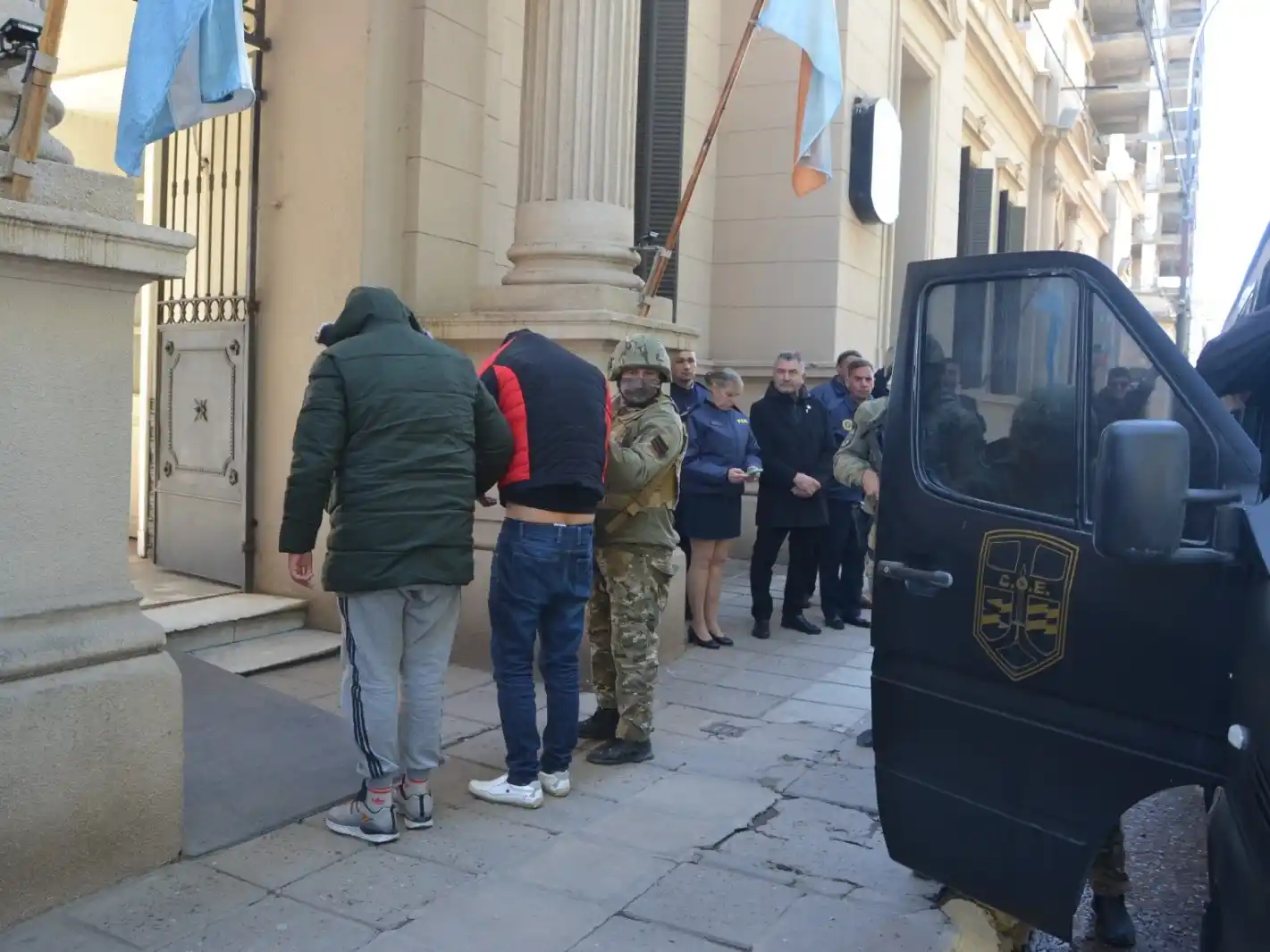 Arribaron a Gualeguay 11 detenidos de una banda, con injerencia en el asalto a jubilada