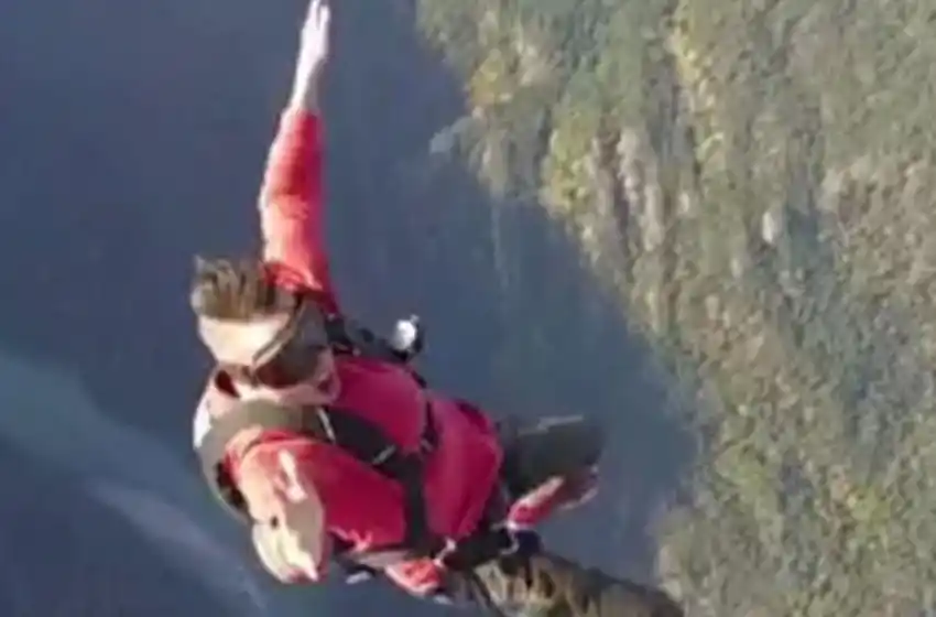 Un rapero intentó grabar una toma espectacular en las alturas, pero cayó al vacío y murió