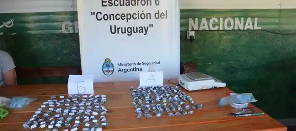 Gendarmes detectaron que un pasajero de un micro transportaba droga